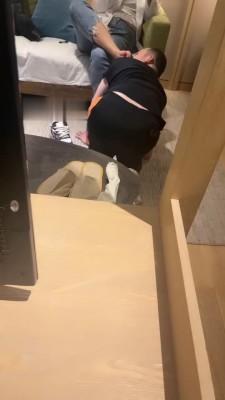 【做你后妈】偷看闺蜜玩狗奴【中下合集】