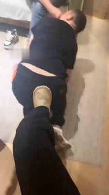 【做你后妈】偷看闺蜜玩狗奴【中下合集】