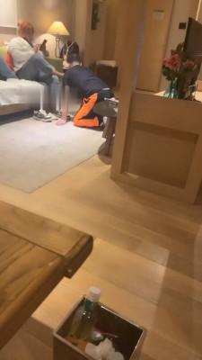 【做你后妈】偷看闺蜜玩狗奴【中下合集】