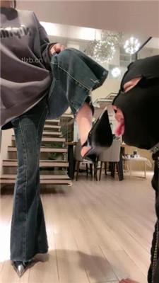 【九九女王】双S-教训出轨男-遛狗爬行/骑马/舔脏鞋底/踩踏