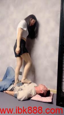 【冷凝大大】五花大绑强制踢裆 踩踏 深喉 bf23382