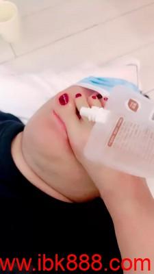 套路直播【靡兔】休闲鞋黑棉袜裸足调 bf23421