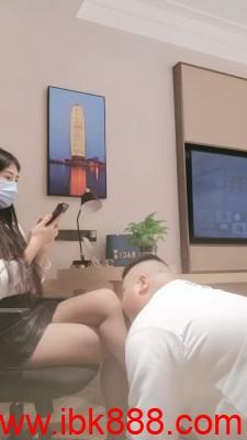 套路直播【嗯哼S】白领高跟黑丝重度耳光抽 bf23414