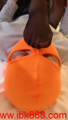 套路直播【梦涵大大】艺校女神耳光/骑马/踩踏/恋足/坐垫 bf23417