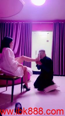 套路直播【靡兔】开发陪酒公主做S/舔脏鞋/喝圣水 bf23408