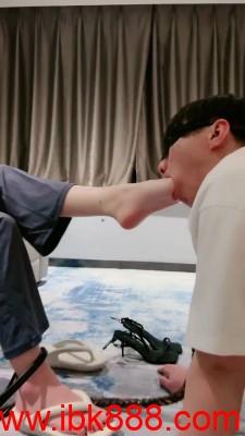 套路直播【简一】御姐高跟踩狗舌头 踩狗爪子 bf23381