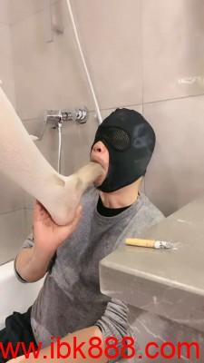 套路直播【小劳拉】白丝脚喂食 呕吐物 口水圣水 bf23380