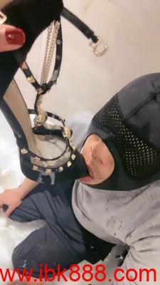 套路直播【小劳拉】白丝脚喂食 呕吐物 口水圣水 bf23380