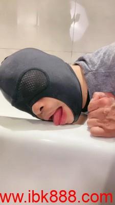 套路直播【小劳拉】白丝脚喂食 呕吐物 口水圣水 bf23380