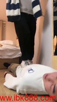 【诗酒S】脏小白鞋棉袜踩狗