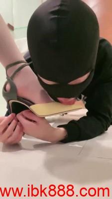 【ccyouer】沉浸式高跟踩踏舔脚 bf23593