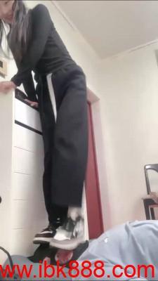 【精神小妹】3S学生主全体重踩头/跺头 bf23567