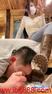 【奈奈生】靴底喂食舔裸足 bf23474