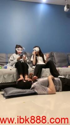 【嘟嘟S】双S学生妹白袜脚踩狗 bf23480