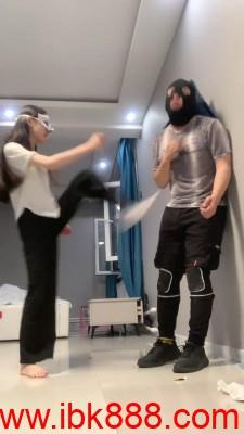 【嘟嘟S】双S学生妹白袜脚踩狗 bf23480