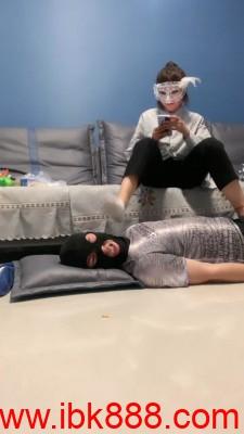 【嘟嘟S】双S学生妹白袜脚踩狗 bf23480