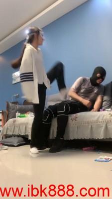 【嘟嘟S】双S学生妹白袜脚踩狗 bf23480