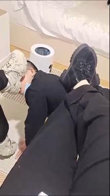 【安可】姐妹花玩弄邻居狗奴【双视角版】 bf23274