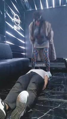 【美娜格格】3素人女王KTv群调群虐 bf23295