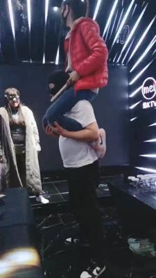 【美娜格格】3素人女王KTv群调群虐 bf23295