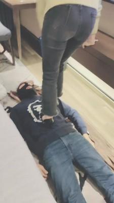 【灵竹】高跟鞋全体重踩踏+圣水 bf23286