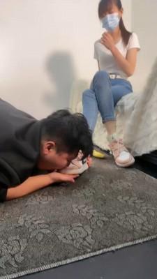 【美娜格格】AJ脏鞋白袜踩食物喂食【双视角版】 bf23206