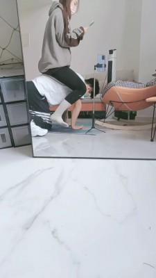 【瑄瑄】晨跑后原味鞋袜辱狗/骑马/踩踏 bf23363