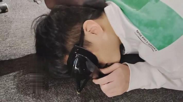 【x工作室】偷闻丝袜被发现【完整版】 bf10193