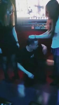 【梦幻大大】和闺蜜ktv玩服务生【双视角版】 bf12185