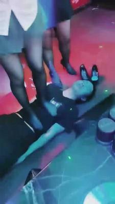 【梦幻大大】和闺蜜ktv玩服务生【双视角版】 bf12185