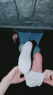 【猫神大人】户外运动鞋白袜踩狗 bf12189