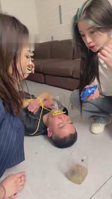 【领主老大】带素人闺蜜强制呕吐物专场 bf12172