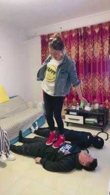 【梦蝶女王】双S把自己的男友当狗虐 bf12126