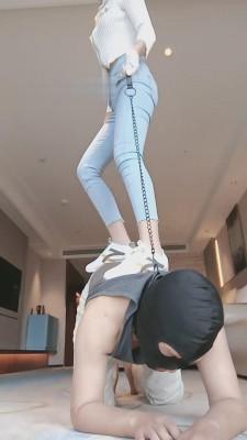 【多多】健身女神全体重踩狗/转胯 bf12156