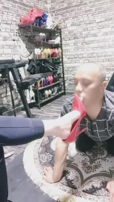 【彤彤】调教室囚禁圈养狗用刑 bf12121