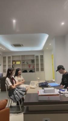 【狗哥】开发来应聘的两个小妹妹做S bf12103