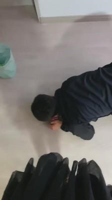 【曼伊】御姐暴力踢踹教训弟弟 bf12096