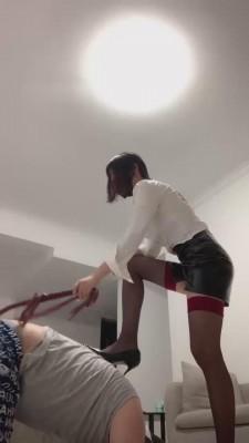 【宝爷】精神小妹超暴力鞭打 bf12019