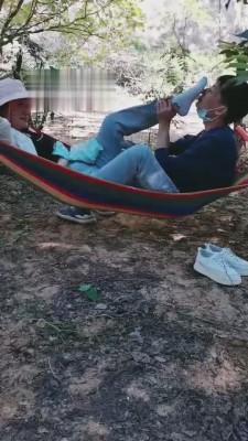 【君舞女王】野外让狗奴伺候【上】 bf12015