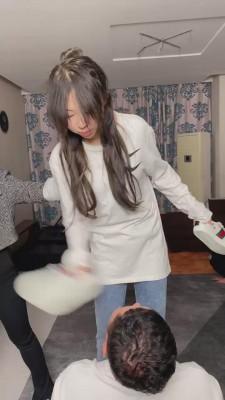 【二宝】带学生素人强制全体重踩踏【完整版】 bf12053