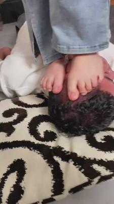 【二宝】带学生素人强制全体重踩踏【完整版】 bf12053