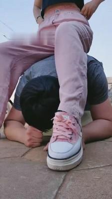 【巴莉女王】假期户外溜贱狗 bf12005