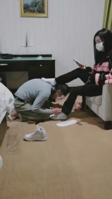 【海绵大大】素人首调蹂躏脚底奴【完整版】 bf11937