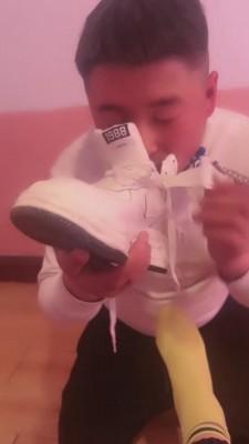 【第一贱】被双素人女王袜子塞嘴虐 bf11926