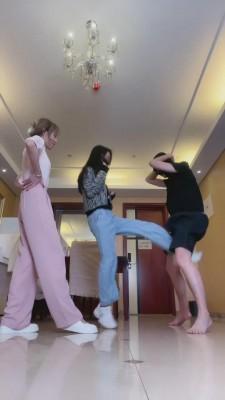 【禾HE】带素人闺蜜重度提档狗 bf11907