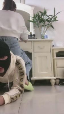 【Linda】卑贱男友伺候起床被调 bf11892