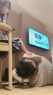 【悦主大大】舔鞋底丝袜脚/踩美味/圣水羞辱 bf11886