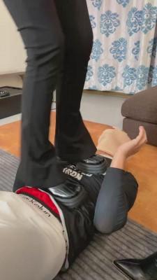 【二宝】带素人闺蜜重度踢踹 bf11914