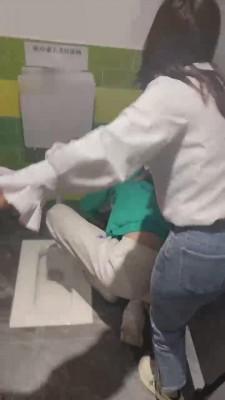 【狗哥】开发素人-猥琐男子偷窥被发现 bf11859