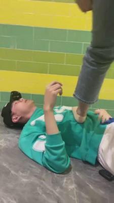 【狗哥】开发素人-猥琐男子偷窥被发现 bf11859